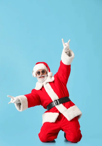 Cool Santa Claus Listening Music Color Background — Stock Photo, Image