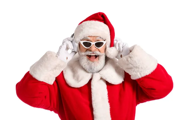 Cool Santa Claus Escuchando Música Sobre Fondo Blanco —  Fotos de Stock
