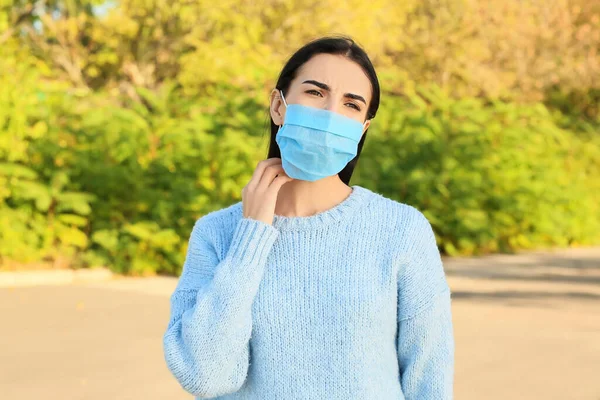 Allergic Young Woman Scratching Herself Outdoors — Stock Photo, Image