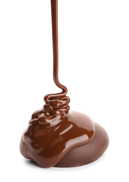 Olvasztott Csokoládé Öntése Fehér Háttér — Stock Fotó