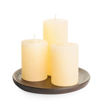 Beyaz arkaplanda mumlar