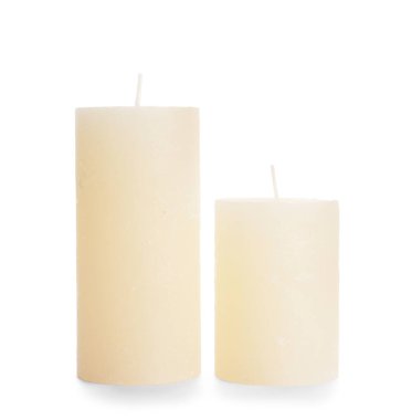 Beyaz arkaplanda mumlar
