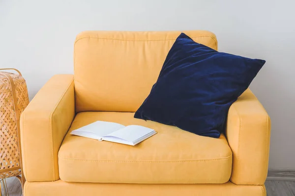 Stylish Armchair Pillow Book Room — Stock Photo, Image