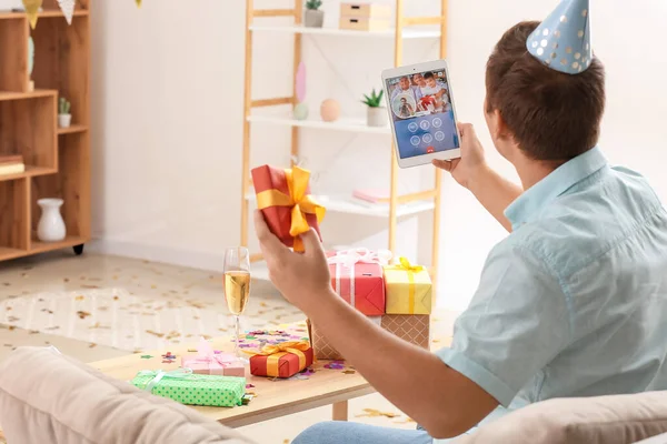 Young Man Celebrating Birthday Home Due Coronavirus Epidemic — Stock Photo, Image