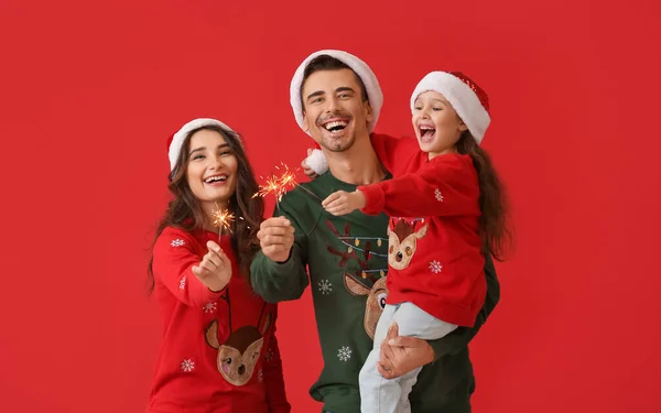 Happy Family Christmas Sparklers Color Background — Stock Photo, Image