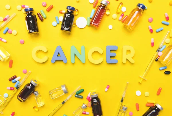 Word Cancer Met Medicijnen Kleur Achtergrond — Stockfoto