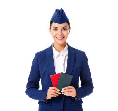 Beyaz arka planda belgeleri olan güzel hostes.