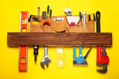 Renk arkaplan üzerinde inşa araçları kümesi