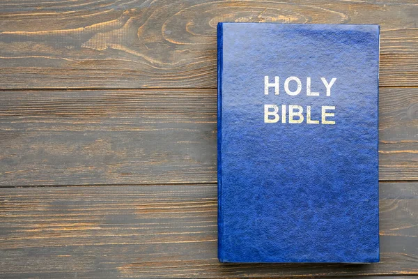 Holy Bible Wooden Table — Stock Photo, Image