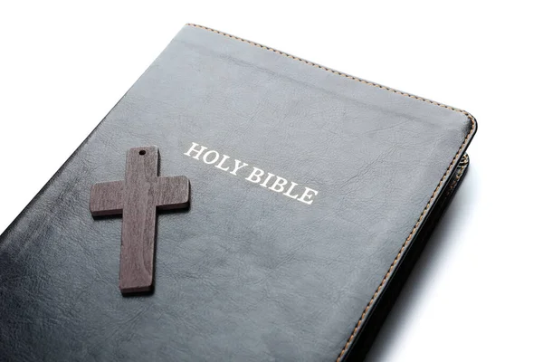 Santa Biblia Cruz Sobre Fondo Blanco — Foto de Stock