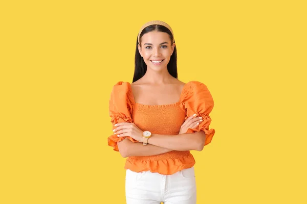 Young Woman Wristwatch Color Background — Stock Photo, Image