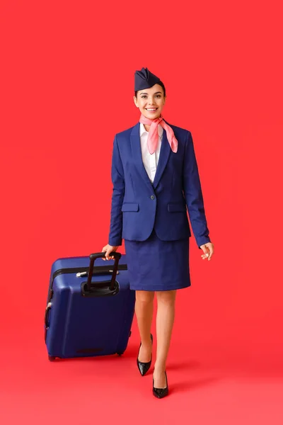 Piękna Stewardessa Bagażem Tle Koloru — Zdjęcie stockowe