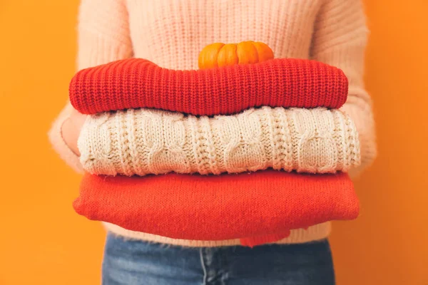 Woman Autumn Clothes Color Background Closeup — Stock Photo, Image