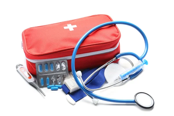 Kit Pronto Soccorso Sfondo Bianco — Foto Stock