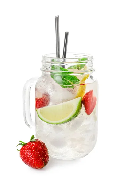 Glas Frischer Erdbeer Limonade Auf Weißem Hintergrund — Stockfoto