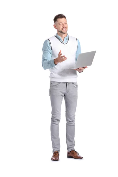 Psicólogo Masculino Com Laptop Fundo Branco — Fotografia de Stock