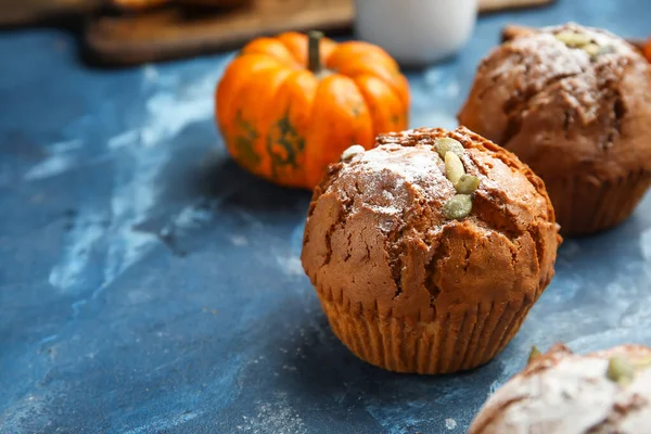 Lekkere Pompoen Muffins Kleur Achtergrond — Stockfoto