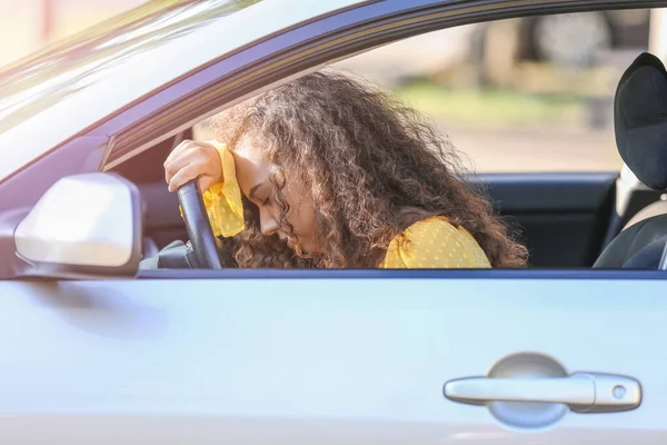 Upset African American Woman Car Traffic Jam — Stock Photo, Image