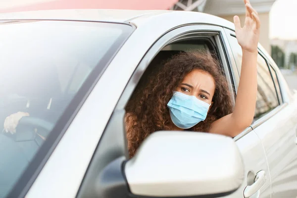 Motorista Afro Americana Estressada Carro Durante Engarrafamento — Fotografia de Stock