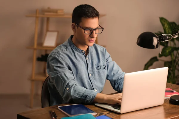 Young Man Working Laptop Office Late Evening — Stock Photo, Image