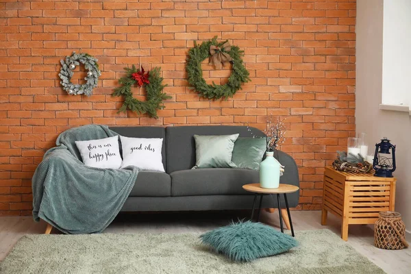 Beautiful Christmas Wreaths Interior Living Room — Stock Photo, Image