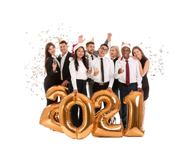 Giovani Con Bicchieri Champagne Palloncini Aria Sfondo Bianco Felice Anno — Foto Stock