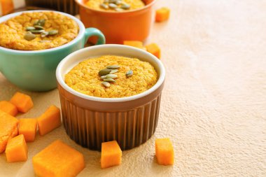 Renkli balkabağı pudingi