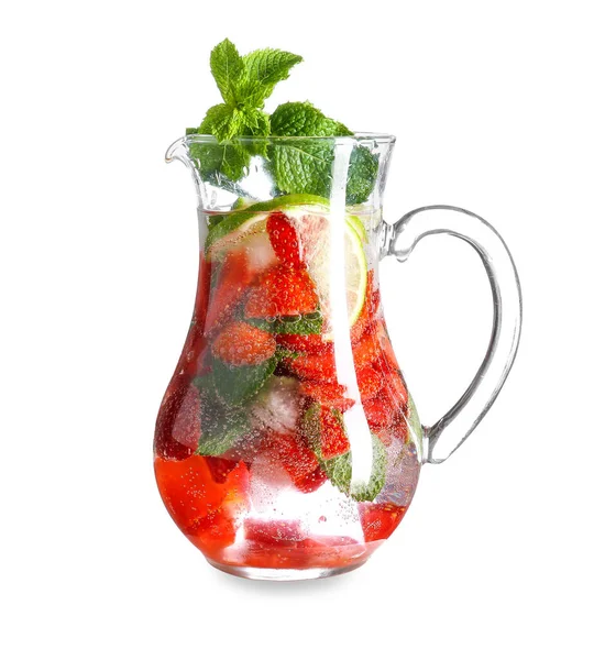 Glaskrug Mit Frischem Erdbeermojito Cocktail Auf Weißem Hintergrund — Stockfoto