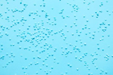 Renkli arkaplanda tatlı serpiştirmeler