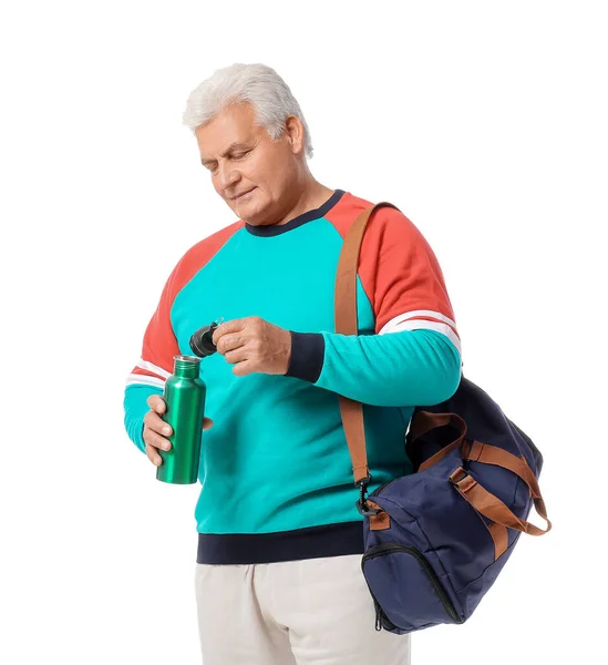 Hombre Mayor Deportivo Con Bolsa Botella Agua Sobre Fondo Blanco — Foto de Stock