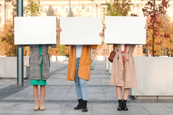 Beautiful Young Women Blank Posters Outdoors — Stock Photo, Image
