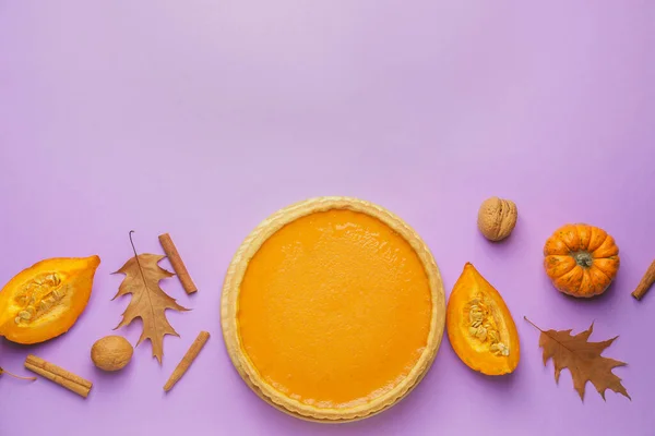 Composition Tasty Pumpkin Pie Color Background — Stock Photo, Image