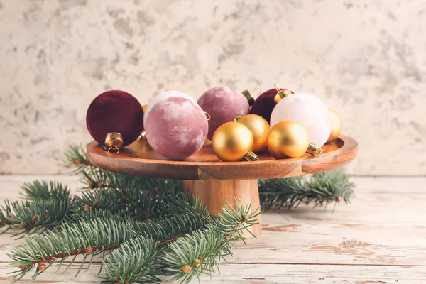 Samenstelling Met Mooie Kerstballen Tafel — Stockfoto