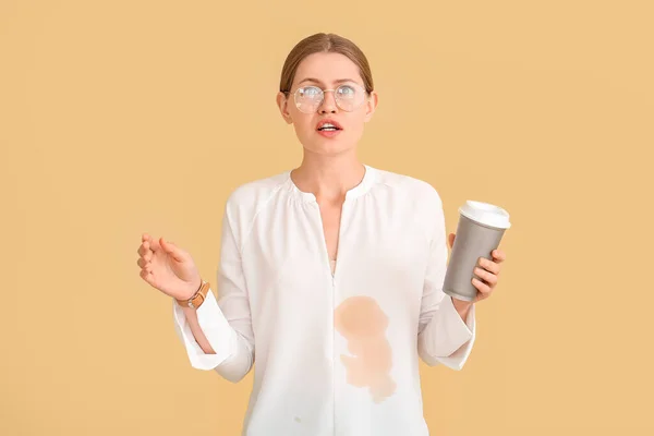 Stressed Young Woman Coffee Stains Her Shirt Color Background — Stock Photo, Image