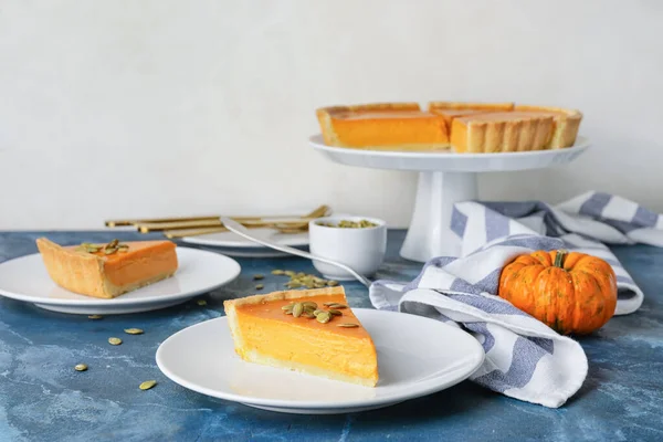 Composition Tasty Cut Pumpkin Pie Table — Stock Photo, Image