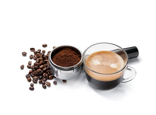 Tasse Heißen Espresso Und Filter Der Kaffeemaschine Auf Weißem Hintergrund — Stockfoto