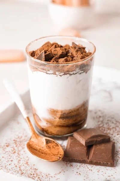 Doce Tiramisu Saboroso Mesa — Fotografia de Stock