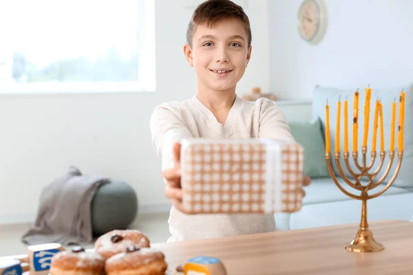 Niño Feliz Celebrando Hannukah Casa — Foto de Stock