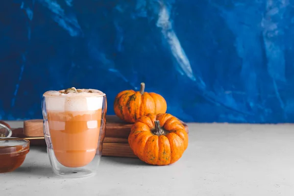 Verre Cappuccino Citrouille Sur Table — Photo