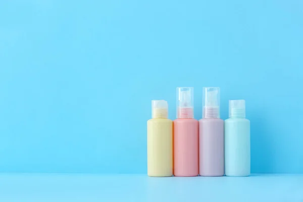 Set Travel Bottles Body Care Cosmetics Color Background — Stock Photo, Image