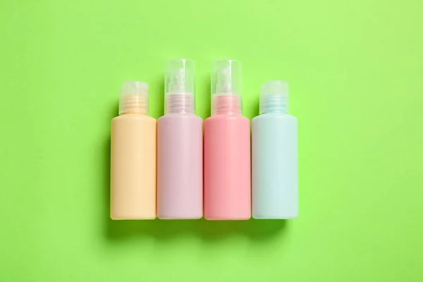 Set Travel Bottles Body Care Cosmetics Color Background — Stock Photo, Image