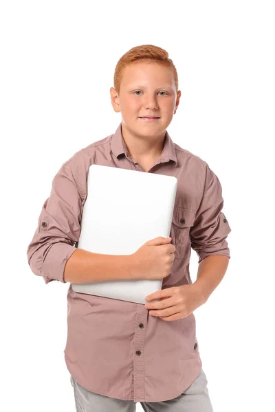 Adolescente Menino Com Laptop Fundo Branco — Fotografia de Stock