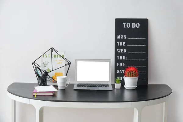 Modern Workplace Laptop Todo List Office — Stock Photo, Image