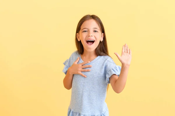 Happy Little Girl Color Background — Stock Photo, Image