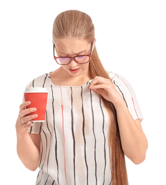 Mujer Joven Estresada Con Manchas Café Camiseta Sobre Fondo Blanco —  Fotos de Stock