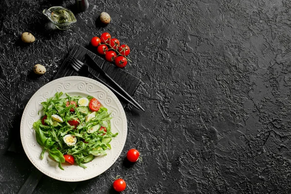 Plate Tasty Arugula Salad Ingredients Dark Background — Stock Photo, Image