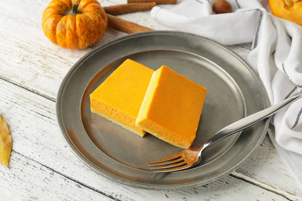 Plate Pieces Tasty Pumpkin Pie Table — Stock Photo, Image