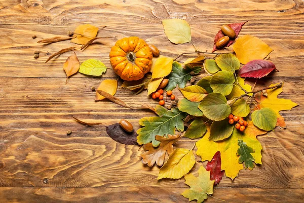 Beautiful Autumn Composition Wooden Background — Stock Photo, Image