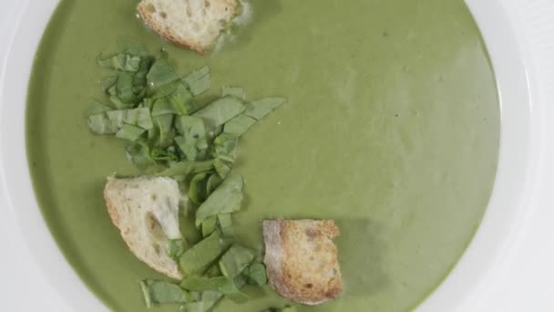 Assiette Soupe Savoureuse Crème Épinards Gros Plan — Video