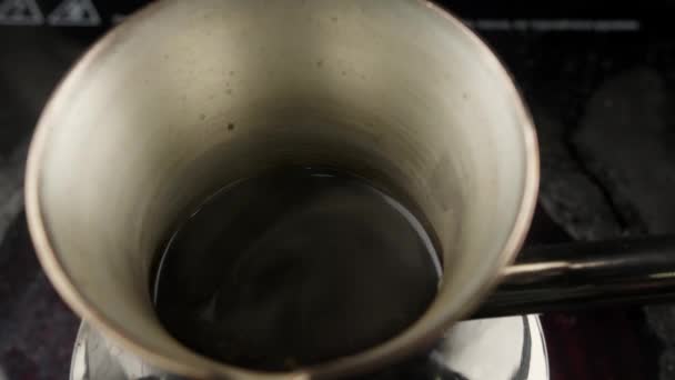 Brewing Café Quente Jezve Vista Close — Vídeo de Stock